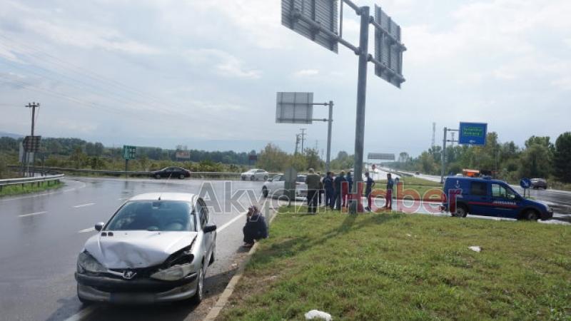 TEM kavşağında kaza