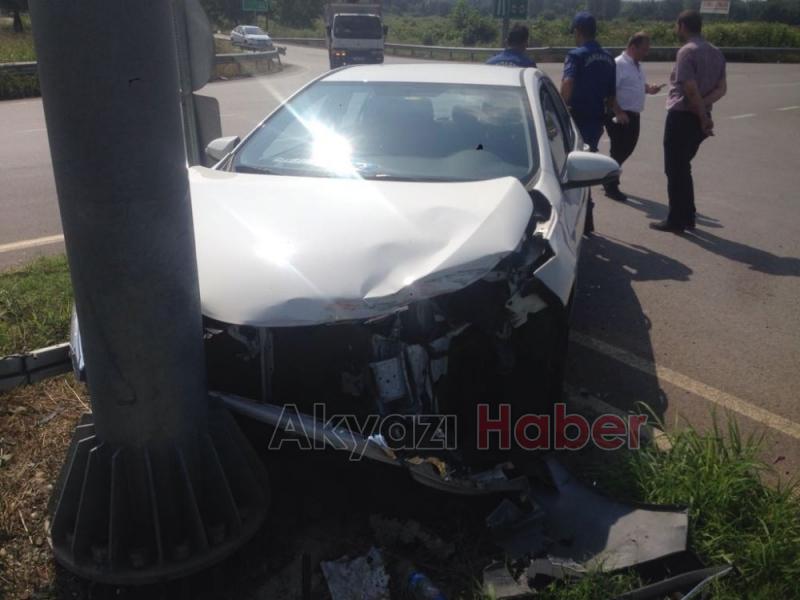  TEM OTOYOLU AKYAZI GİŞELERİ KAVŞAĞIINDA KAZA