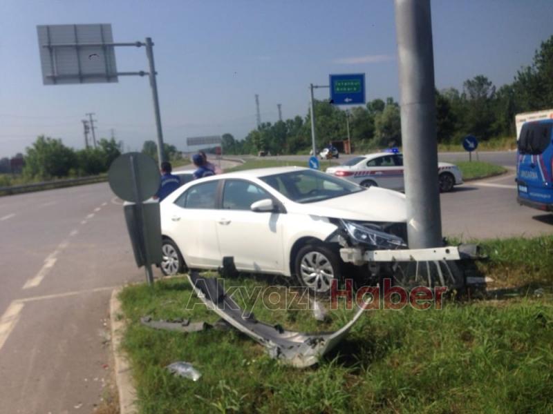  TEM OTOYOLU AKYAZI GİŞELERİ KAVŞAĞIINDA KAZA