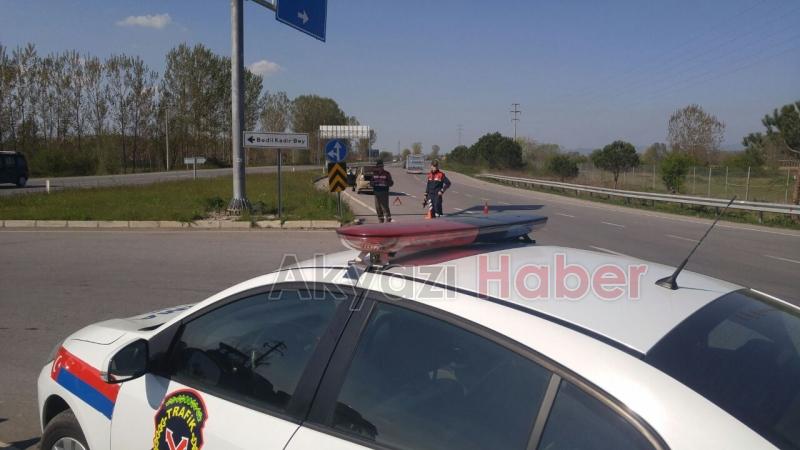 Tem Otoyolu Akyazı Gişeleri Kavşağında Kaza