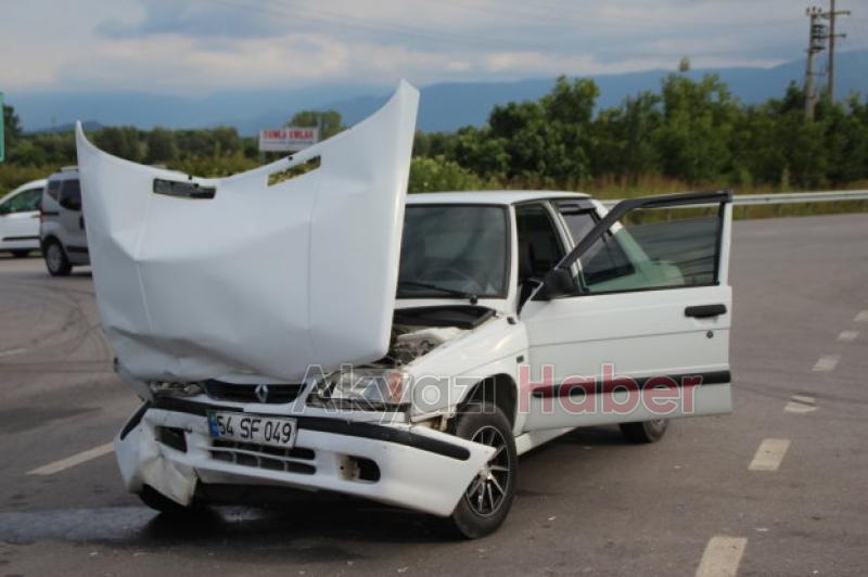 TEM Otoyolu Akyazı Gişelerinde Trafik Kazası 4 Yaralı