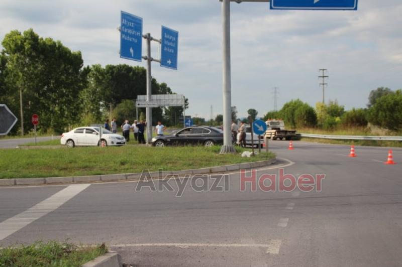 TEM Otoyolu Akyazı Gişelerinde Trafik Kazası 4 Yaralı