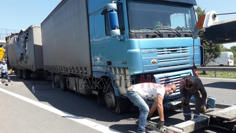 Tem Otoyolu'nda Feci Kaza