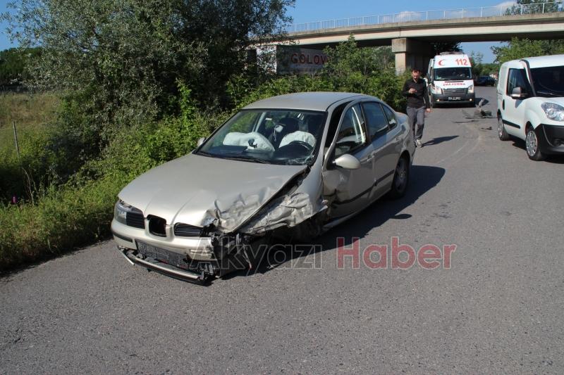 Tem Otoyolu Yan Yolunda Trafik Kazası