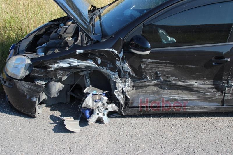Tem Otoyolu Yan Yolunda Trafik Kazası