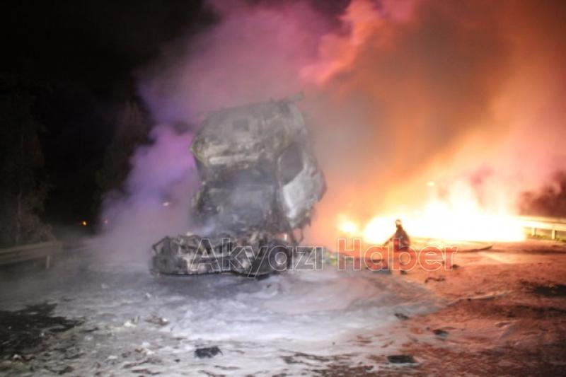 TEM OTOYOLUNDA KAZA 2 ölü