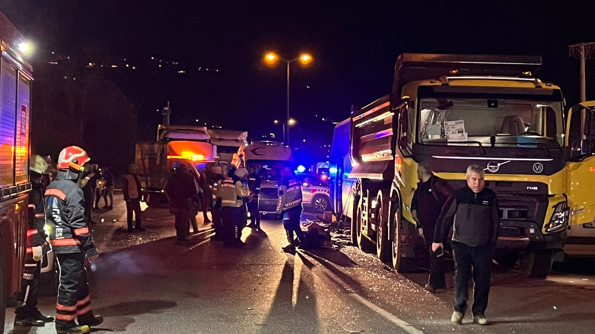 Otoyolda zincirleme kaza: 1 ölü, 27 yaralı