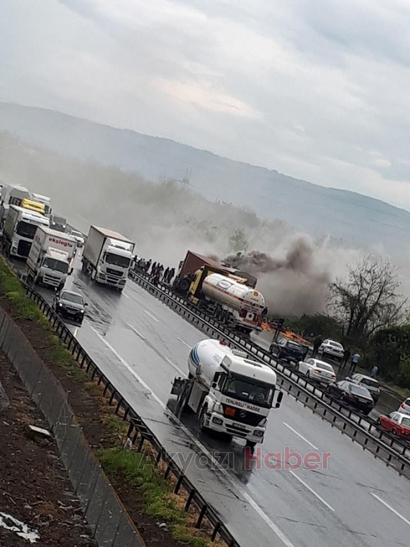 TEMde büyük kaza Otoyol savaş alanına döndü