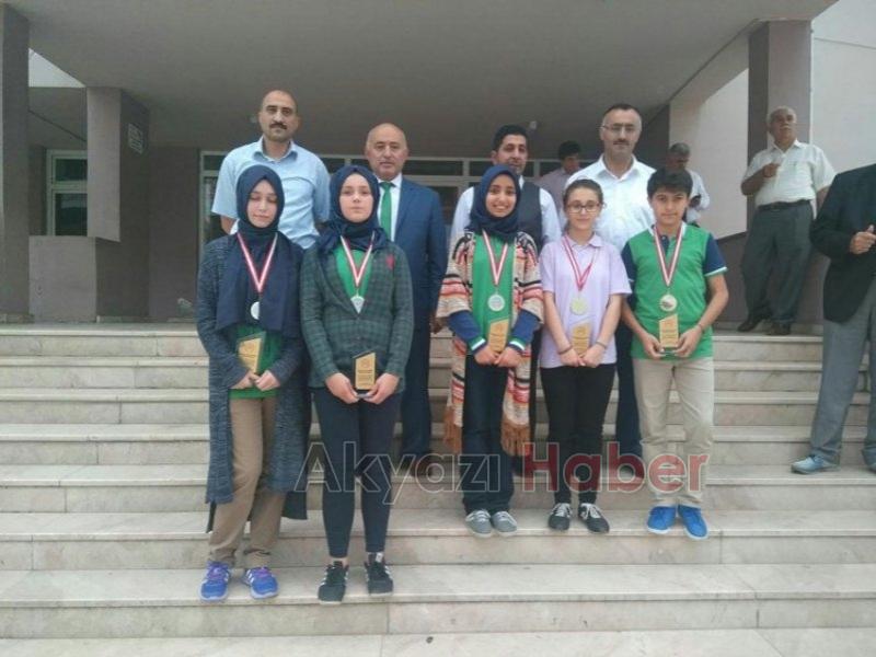 TEOG BİRİNCİLERİ ÖDÜLLENDİRİLDİ