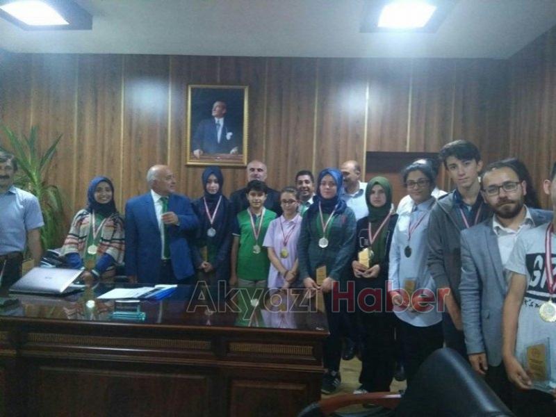 TEOG BİRİNCİLERİ ÖDÜLLENDİRİLDİ