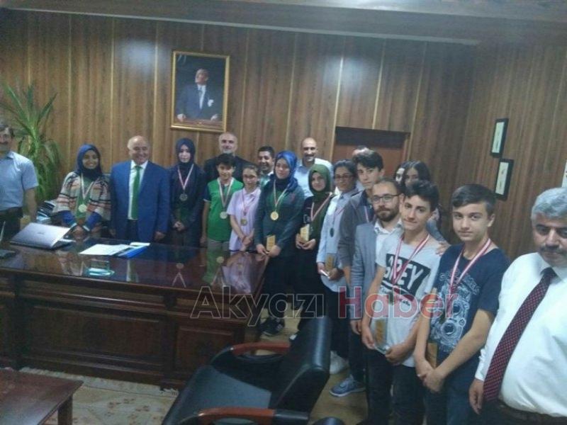 TEOG BİRİNCİLERİ ÖDÜLLENDİRİLDİ