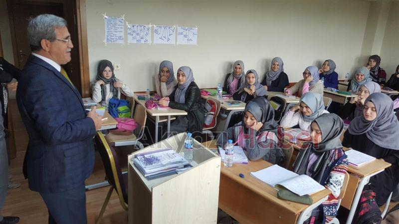 TEOG SINAVINA GİRECEK ÖĞRENCİLERE BAŞKANDAN ZİYARET