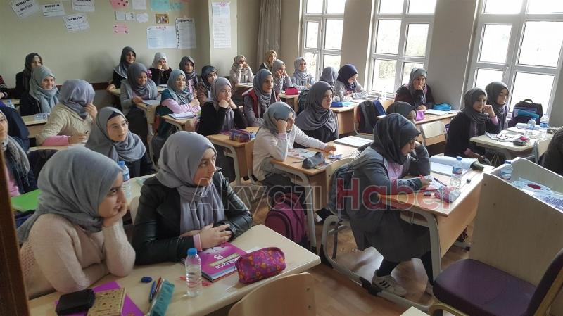 TEOG SINAVINA GİRECEK ÖĞRENCİLERE BAŞKANDAN ZİYARET