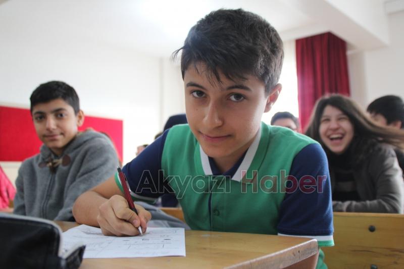 TEOG Türkiye birincisi Akyazı dan