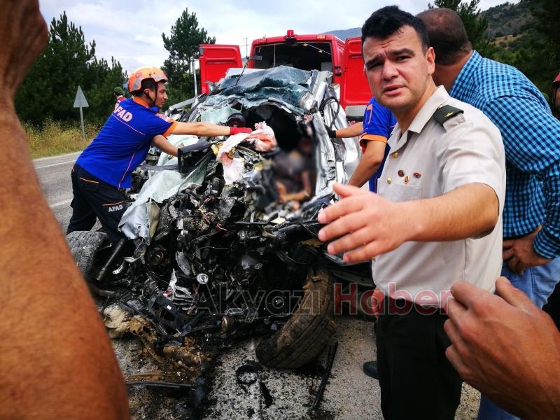 TIR İle Otomobil Çarpıştı 1 Ölü 1 Yaralı 