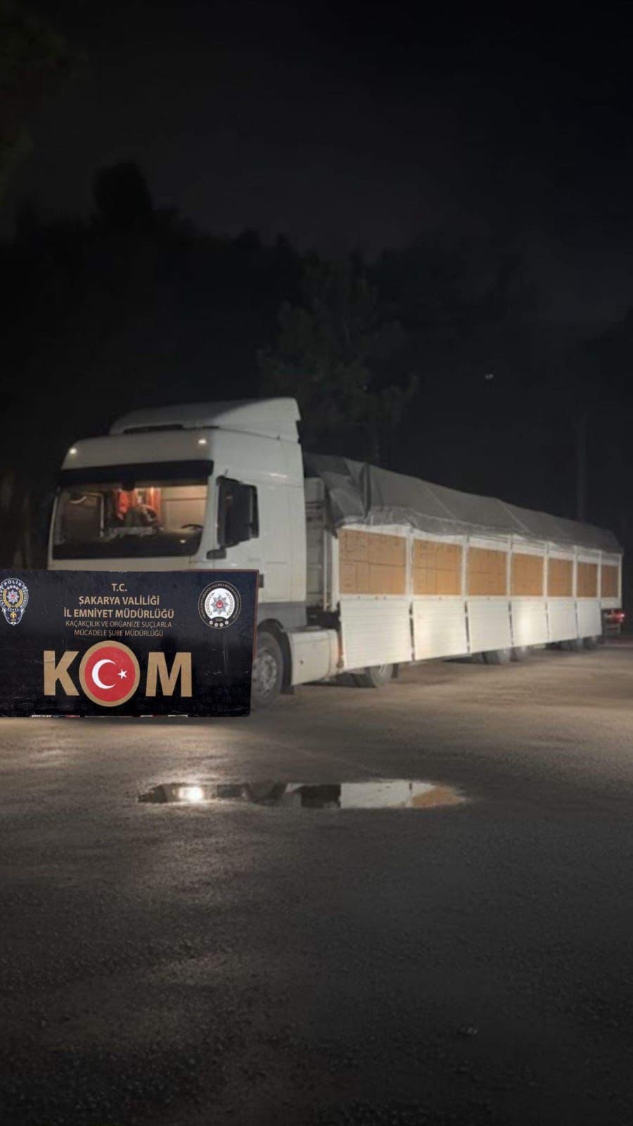 Tırda milyonlarca kaçak makaron ele geçirildi