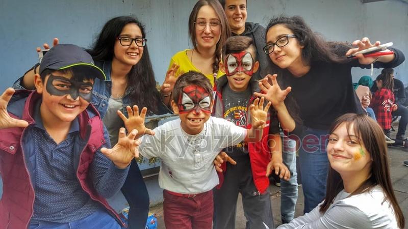 TİYATRO TOPLULUĞUNDAN HER ÇOCUK öZELDİR ÇALIŞMASI