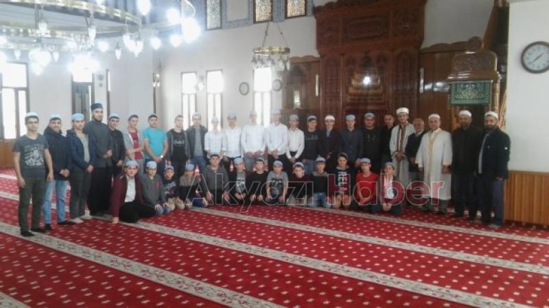Topağaç Kuran Kursunda  Hafızlığı tamamlayan 5 öğrenci için Merasim yapıldı
