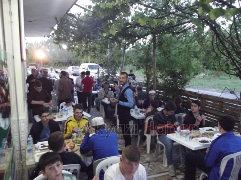 Topağaç Mahallesinde İftar programı düzenlendi