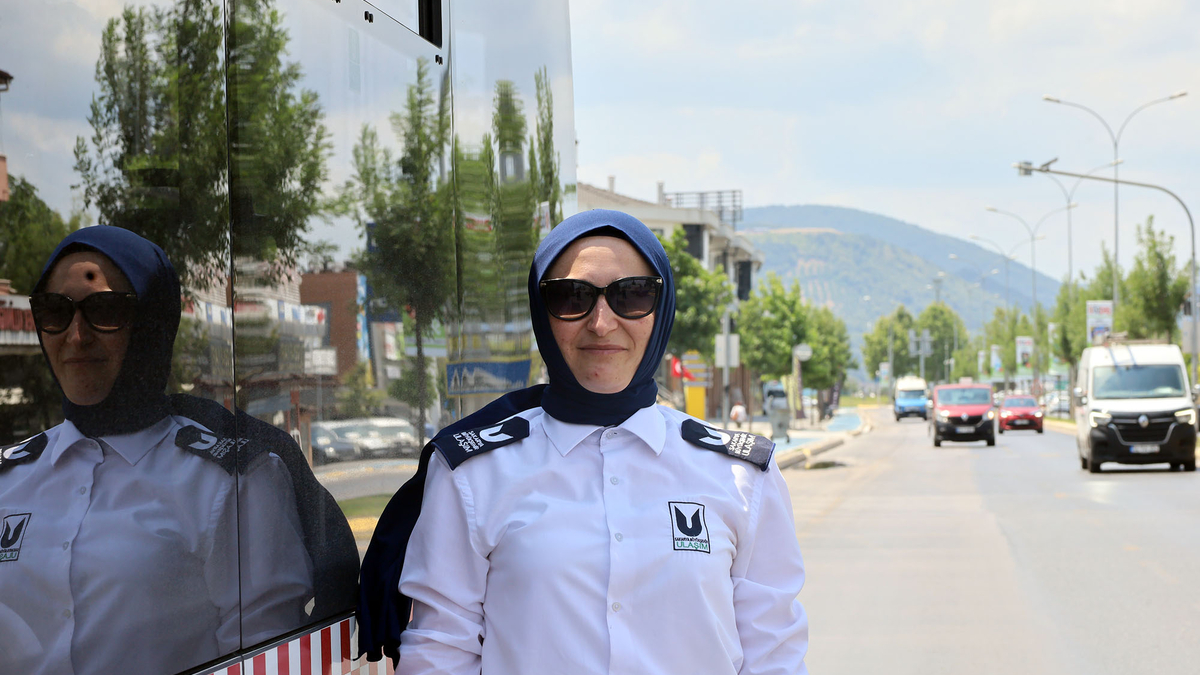 Toplu taşıma kadrosunu 4 yeni kadın şoför