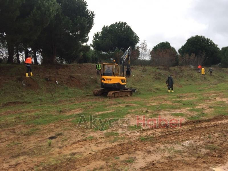 Toprağın altından su, üstünden bal akacak