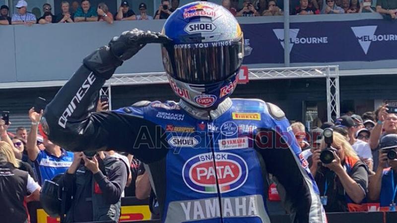 Toprak Razgatlıoğlundan anlamlı hareket