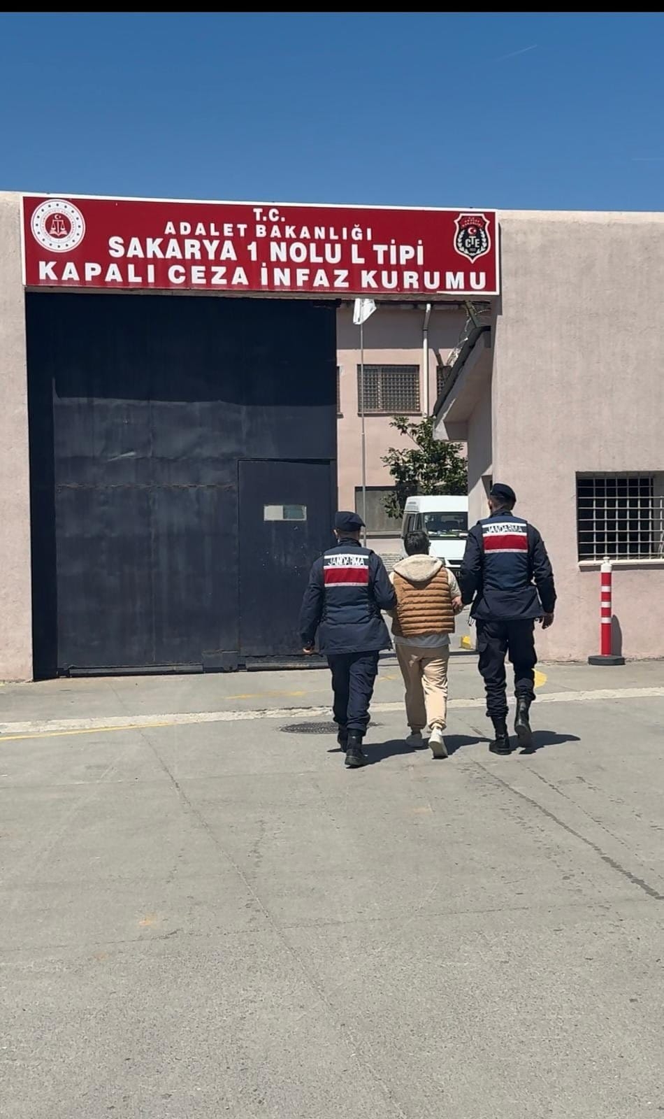 Torbacılara operasyon; 1 milyon liralık uyuşturucu ile yakalandılar
