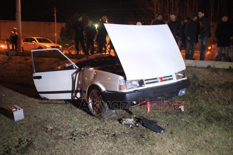 TRAFİK KAZASI OTOMOBİL 2 PARÇAYA AYRILDI