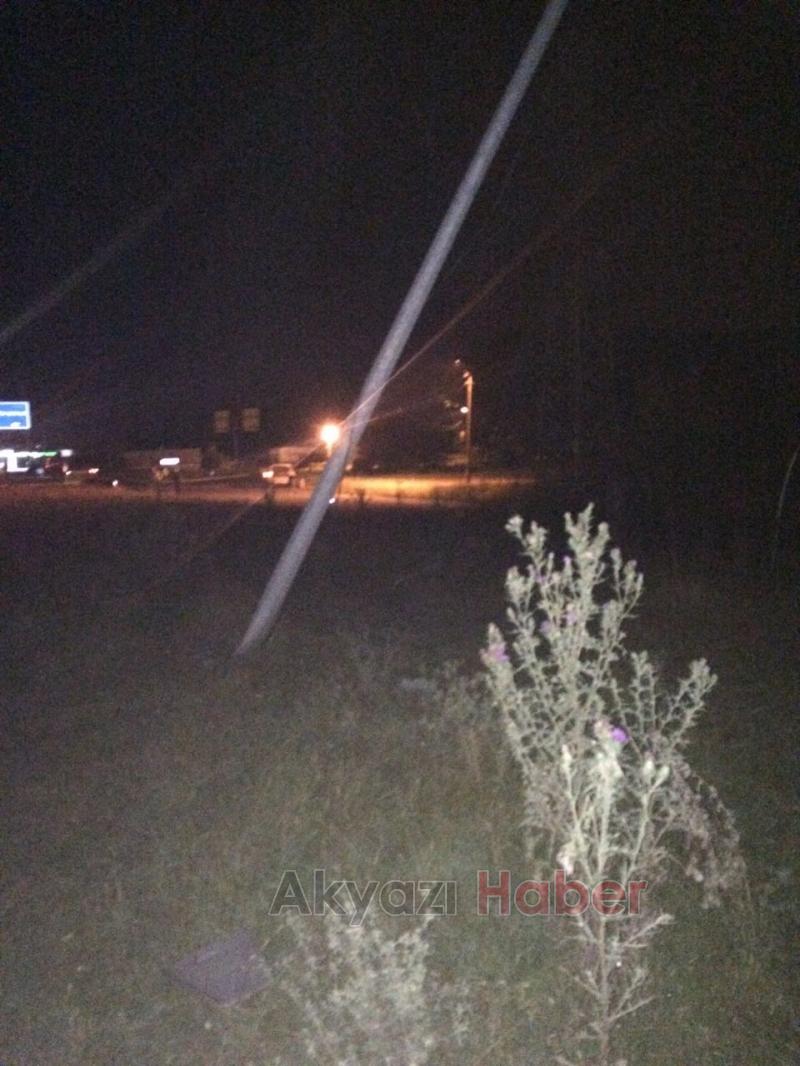 Trafik Kazası Otomobil Yoldan Çıktı