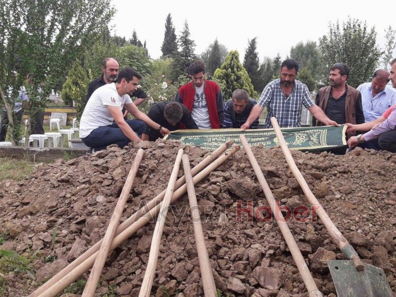 Trafik Kazasından Hayatını Kaybeden Neslihan Can Defnedildi 