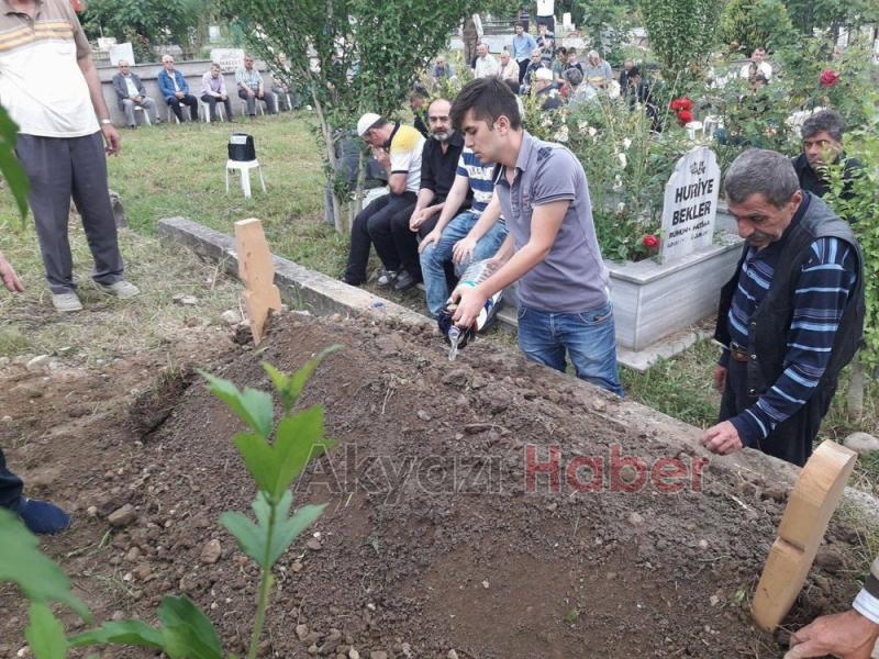 Trafik Kazasından Hayatını Kaybeden Neslihan Can Defnedildi 