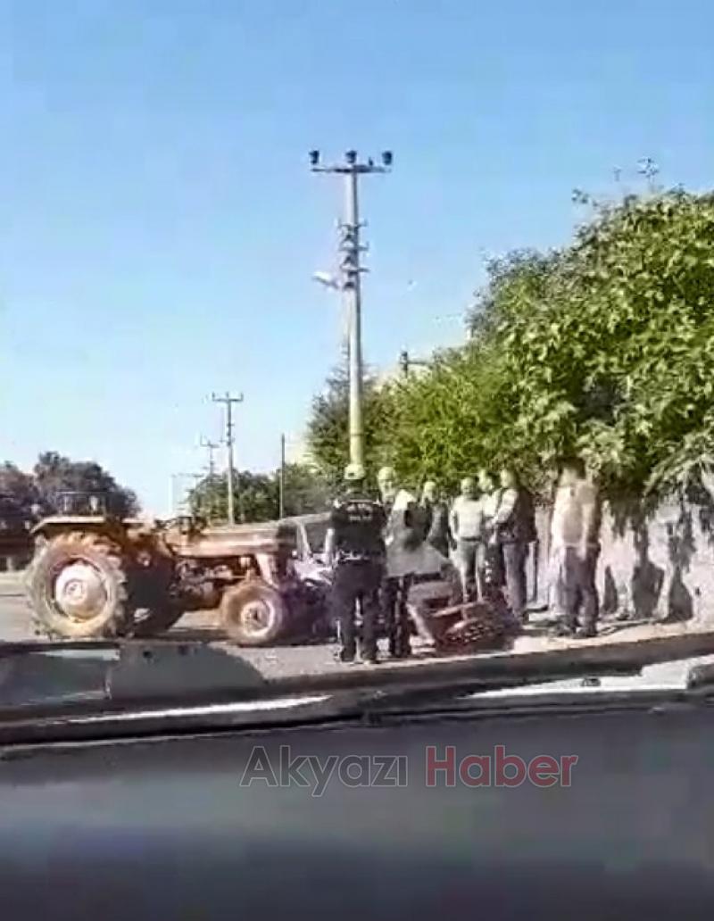 Traktör ile Otomobil Çarpıştı