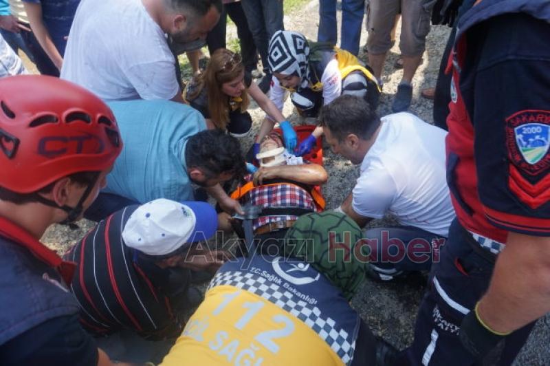 Traktör şaha kalktı sürücü sıkıştı