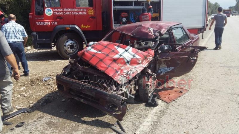 Traktör ve Otomobil Çarpıştı 1 Yaralı