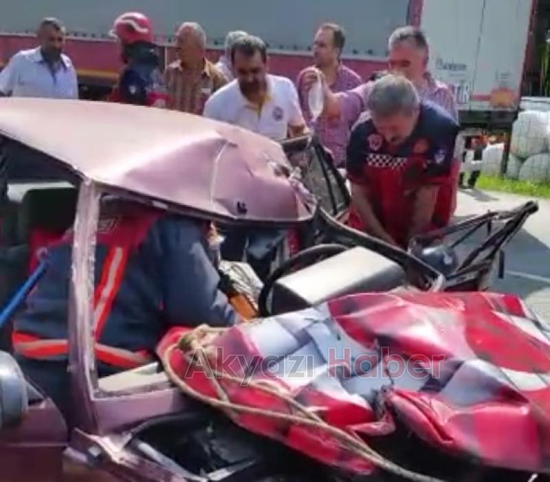 Traktör ve Otomobil Çarpıştı 1 Yaralı