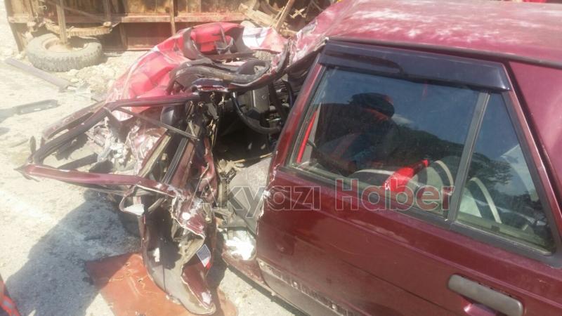 Traktör ve Otomobil Çarpıştı 1 Yaralı