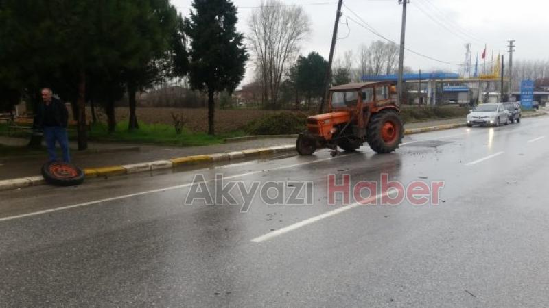 Traktörle otomobil çarpıştı 1 yaralı