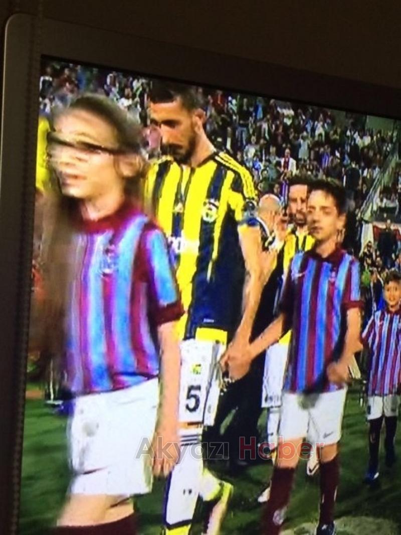 TS-FB Maçında Seremonide Bir Akyazılı