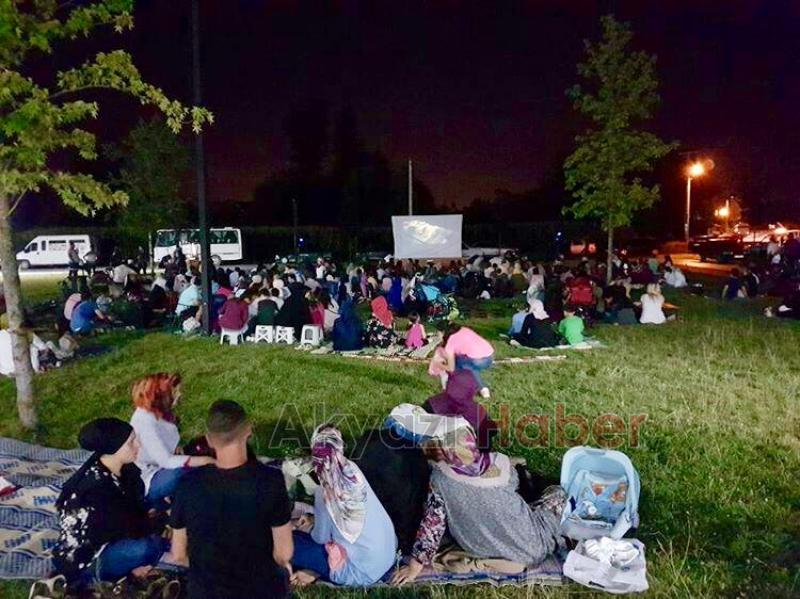 TÜGVA AÇIK HAVA YAZ SİNEMASI YOĞUN KATILIMLA DEVAM EDİYOR