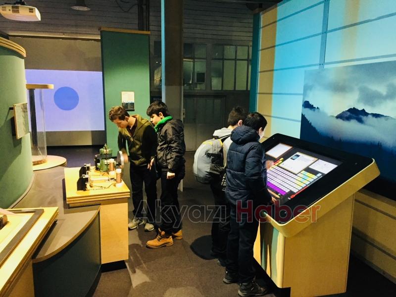 Tügva Akyazı’dan Karne Hediyesi