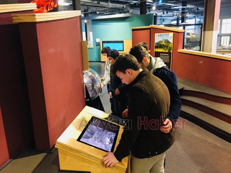 Tügva Akyazı’dan Karne Hediyesi