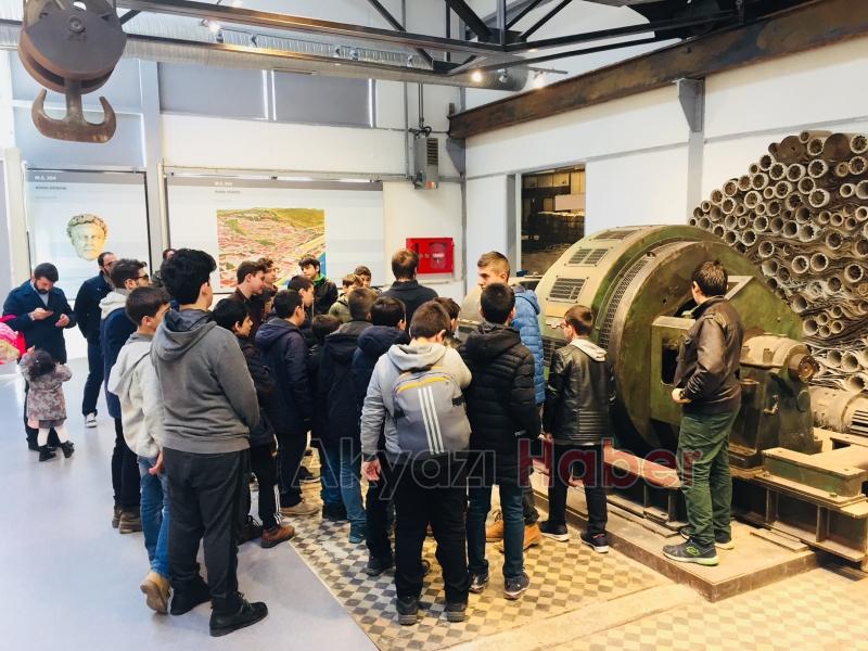 Tügva Akyazı’dan Karne Hediyesi