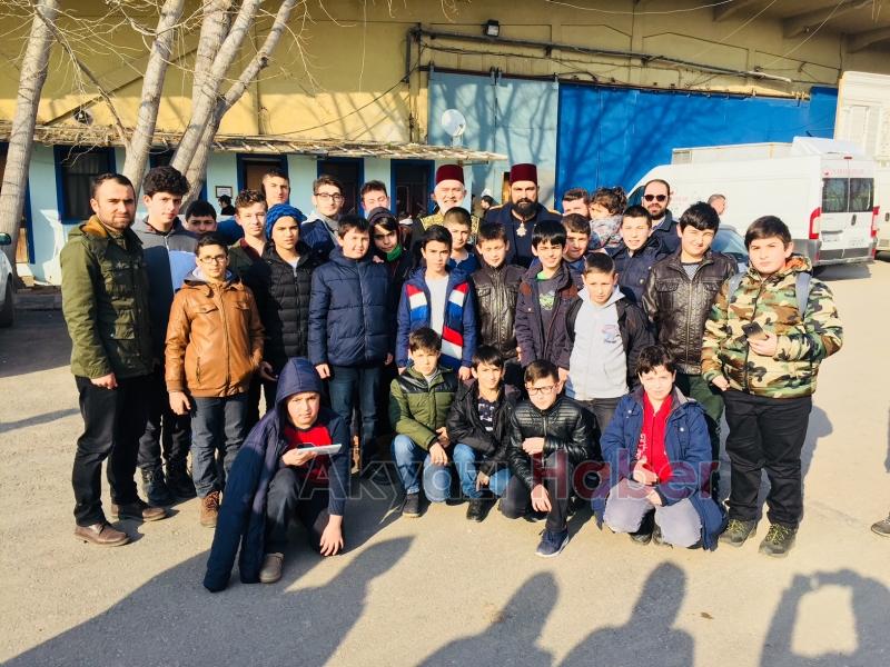 Tügva Akyazı’dan Karne Hediyesi