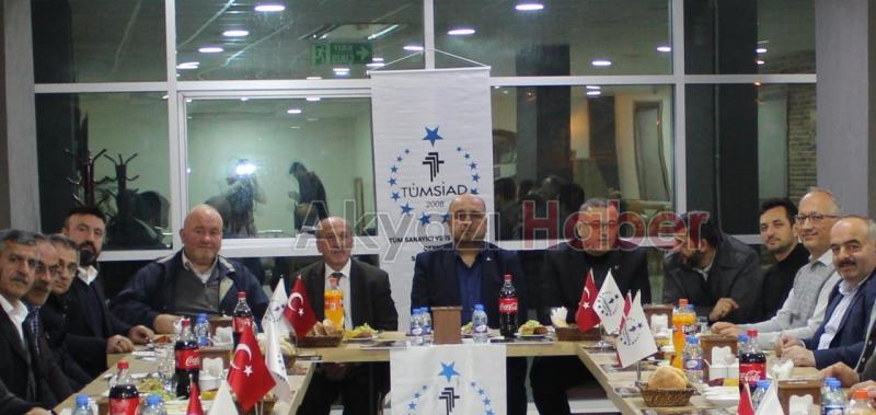 TÜMSİAD Üyeleri Köfteci Turgay’da Bir Araya Geldi