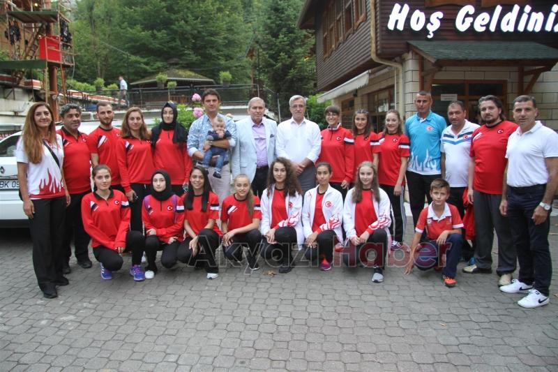 TÜRKİYE KARATE BAYAN MİLLİ TAKIMI AKYAZI’DA