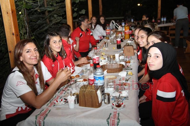 TÜRKİYE KARATE BAYAN MİLLİ TAKIMI AKYAZI’DA