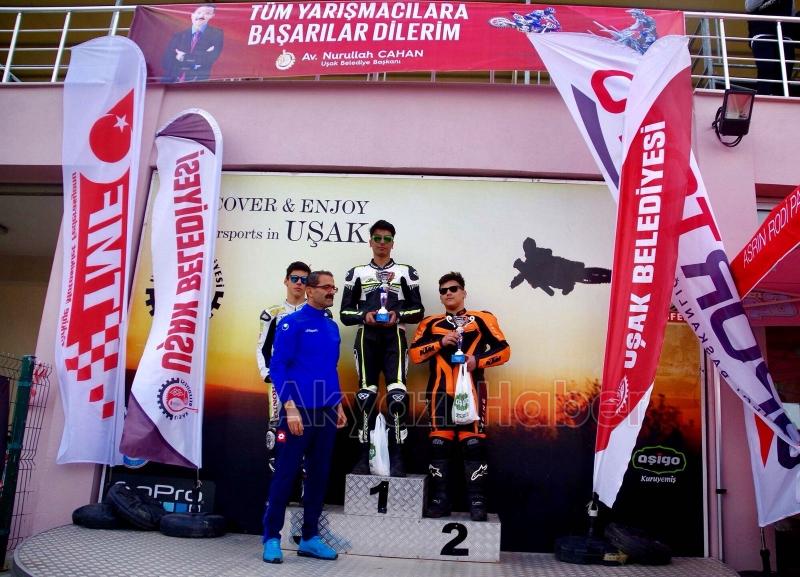 TÜRKİYE SÜPERMOTO ŞAMPİYONASINA ADAPAZARI İMZASI