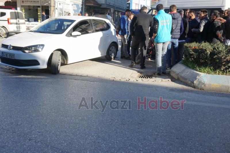 U Dönüşü Yapan Otomobil Motosikletle Çarpıştı