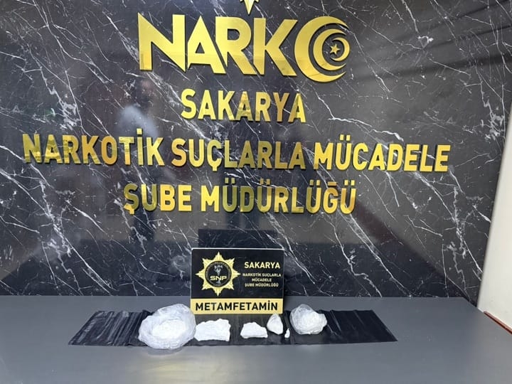 Üç ilçede uyuşturucu operasyonu