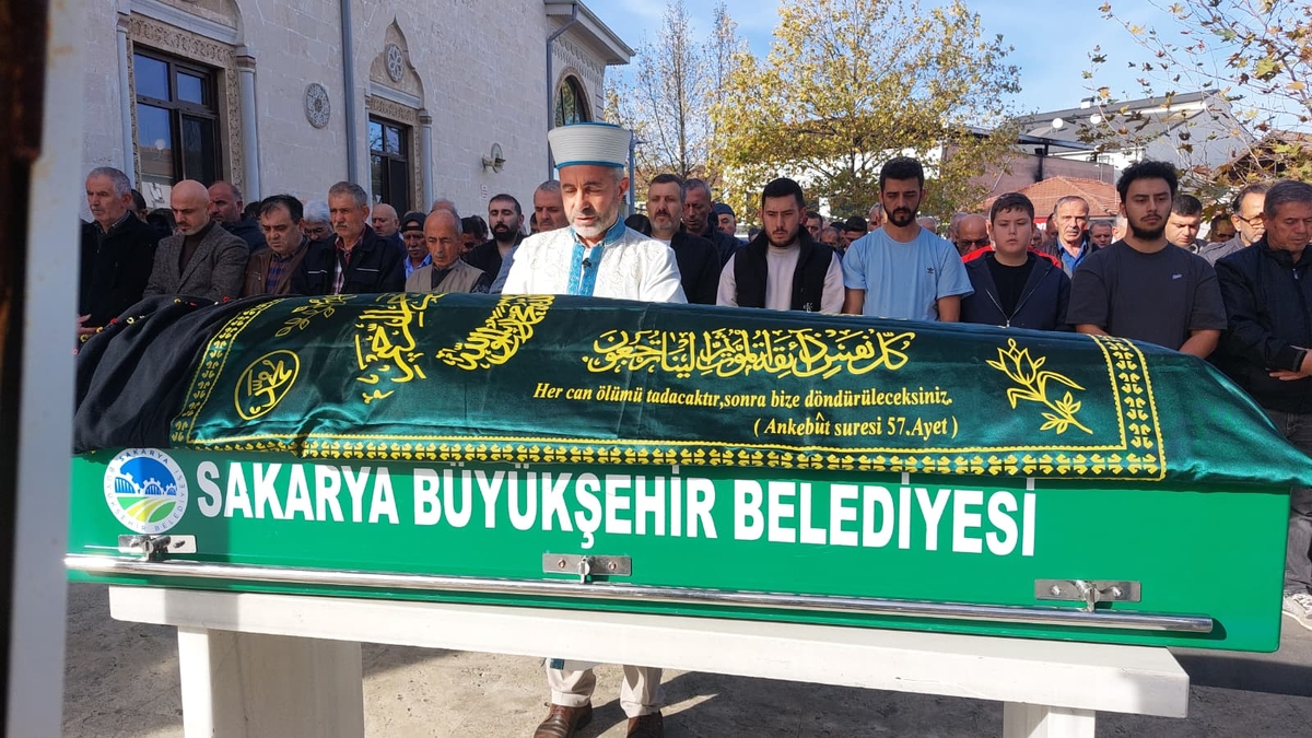 Uçuruma yuvarlanan araçta hayatını kaybeden kadın toprağa verildi